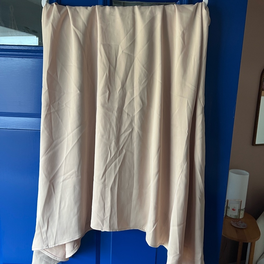 Prologue Soft Cream High-Low Asymmetric Skirt